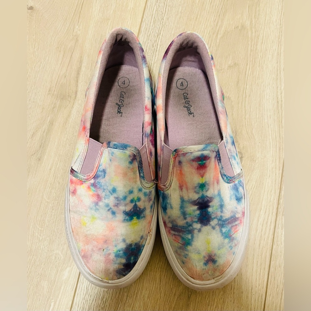 Girls Cat & Jack tie dye slip on shoes size 4